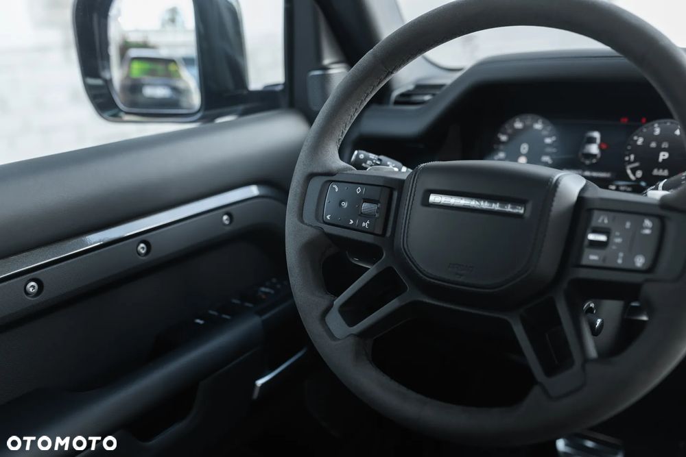 Land Rover Defender 5.0 P525 V8 - 28
