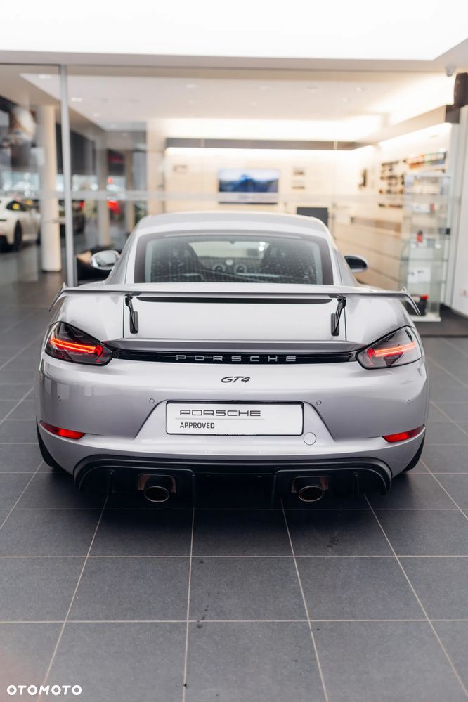 Porsche 718 Cayman - 29