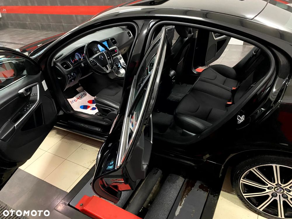 Volvo S60 D3 Drive-E Dynamic Edition (Momentum) - 16