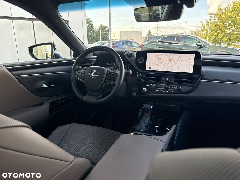 Lexus ES 300h Business Edition - 23