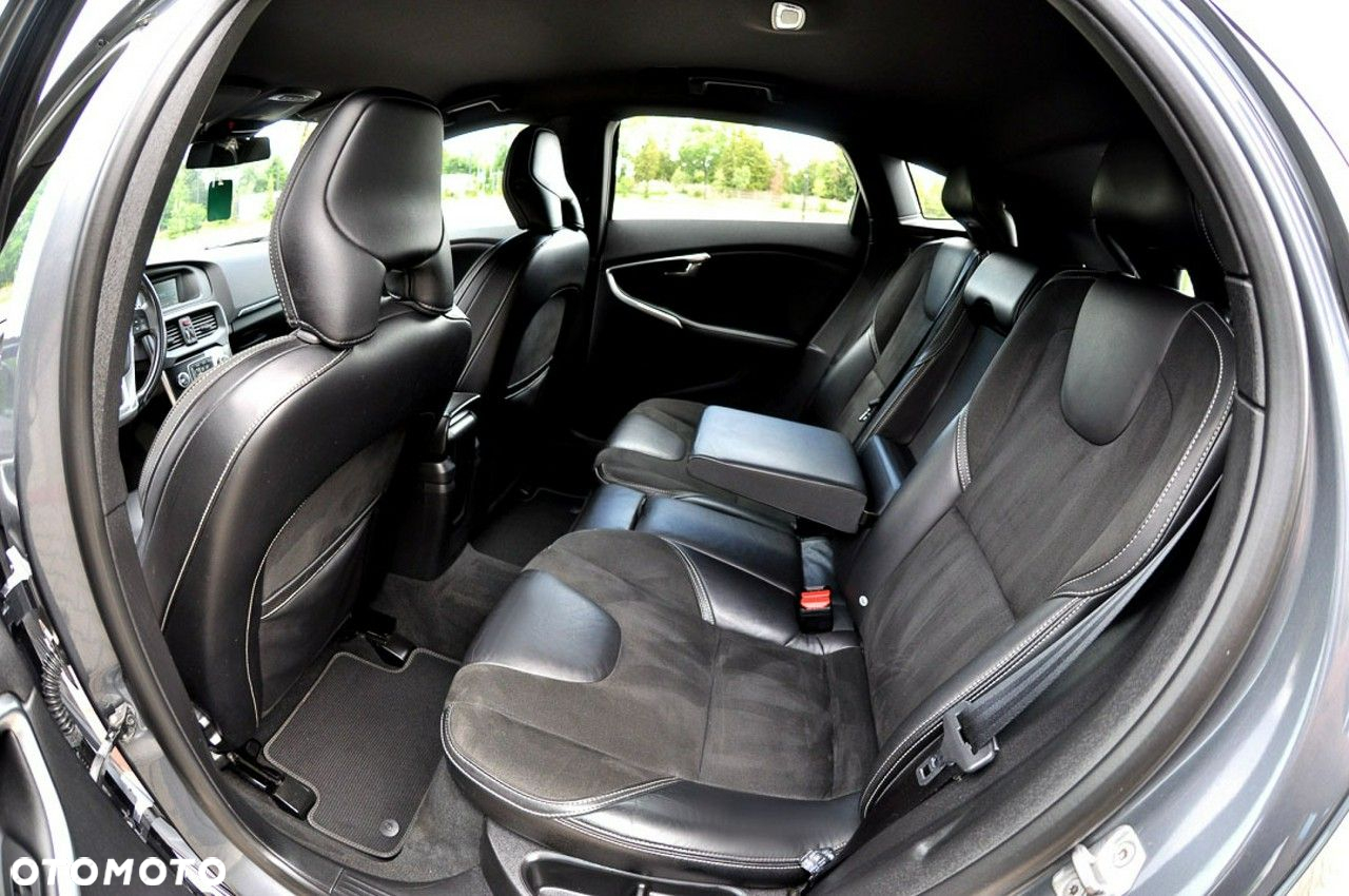 Volvo V40 D2 R-Design Momentum - 10