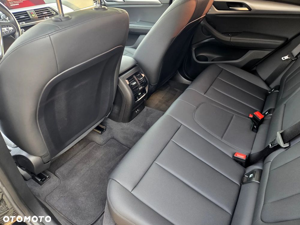 BMW X3 sDrive18d - 19