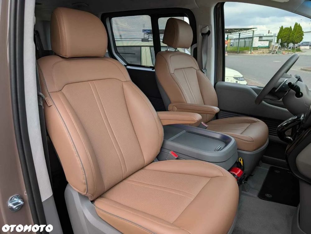 Hyundai Staria 1.6 T-GDI HEV Luxury - 11