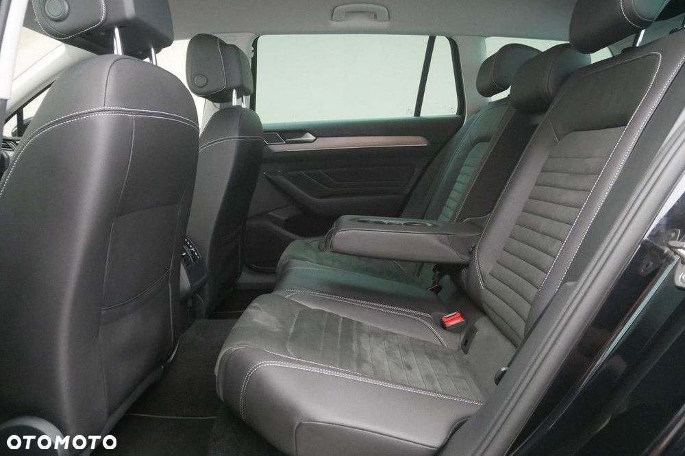 Volkswagen Passat Variant 2.0 TSI Elegance DSG - 15