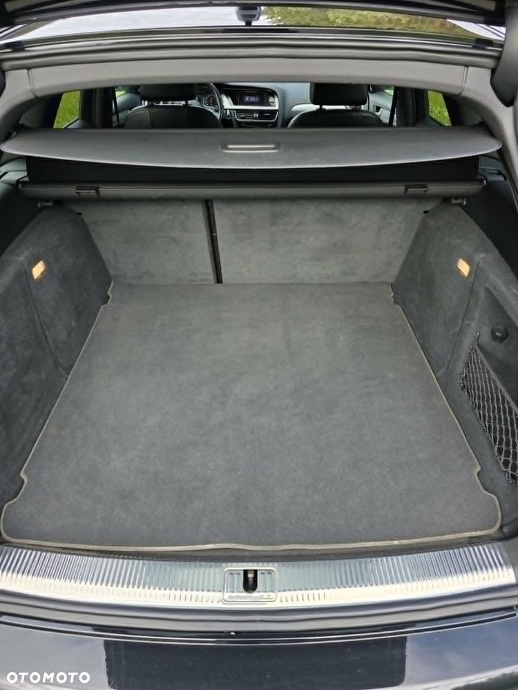 Audi A4 Avant 2.0 TDI Quattro Line - 29