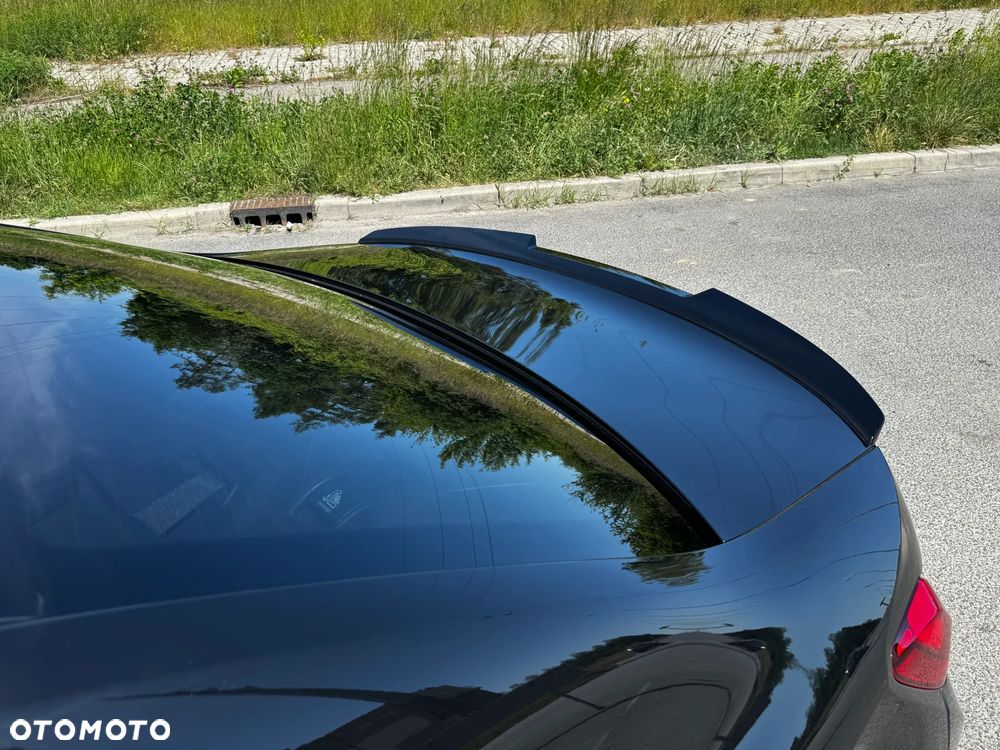 BMW Seria 3 320d Sport Line Shadow - 9