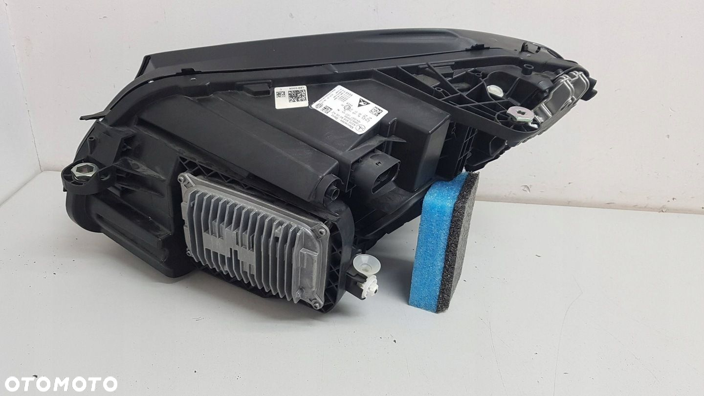 Mercedes C W205 Prawa Lampa przednia przód EU oryginał - 5
