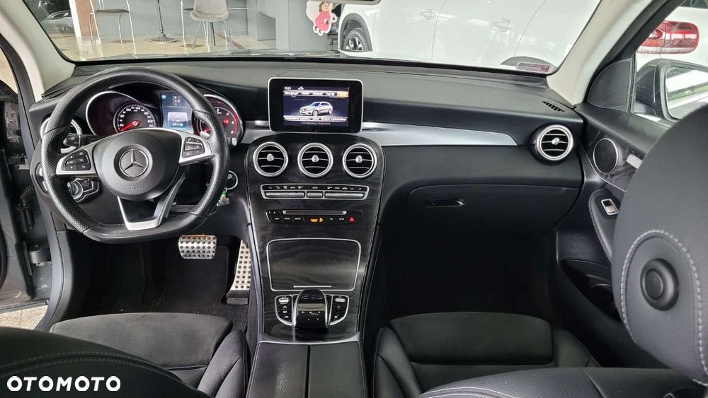 Mercedes-Benz GLC - 33