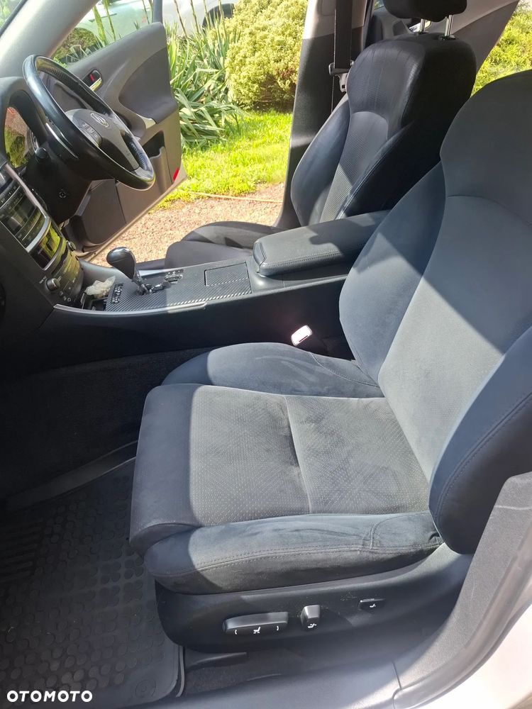 Lexus IS 250 Sport - 23