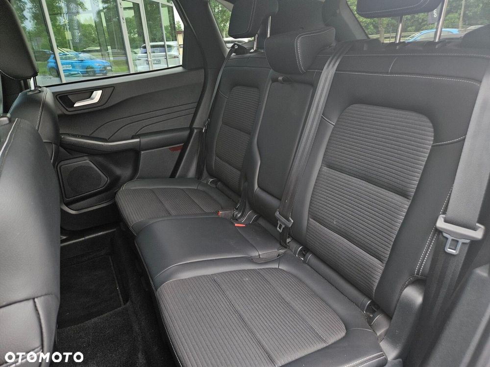 Ford Kuga - 25