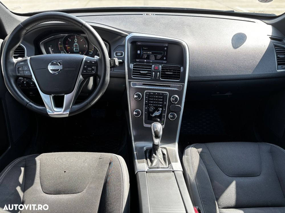 Volvo XC 60 D5 AWD Geartronic Momentum - 6