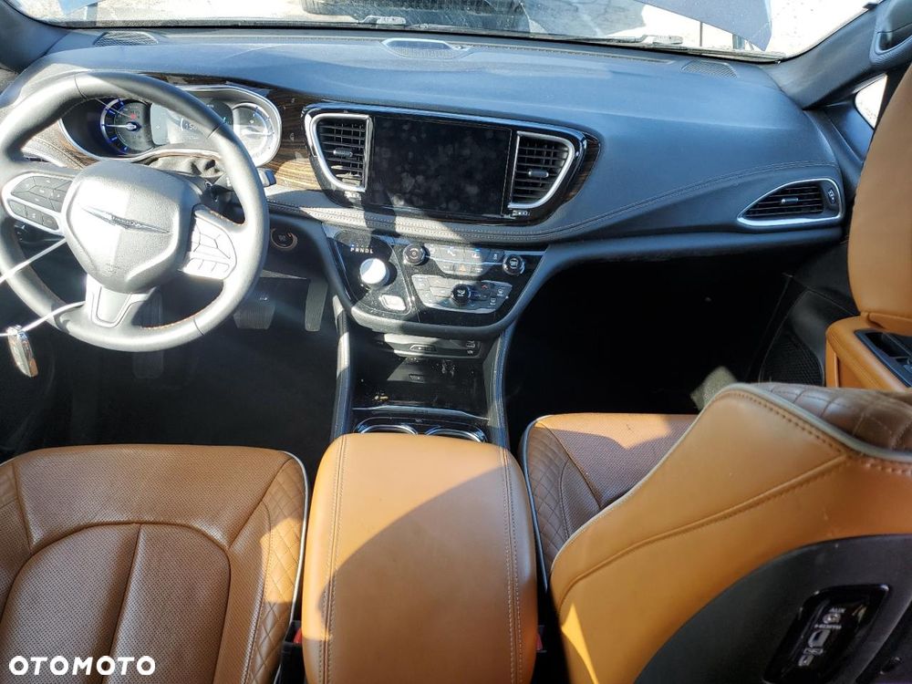 Chrysler Pacifica - 10