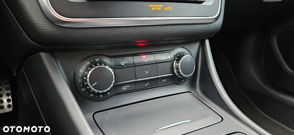 Mercedes-Benz GLA - 29
