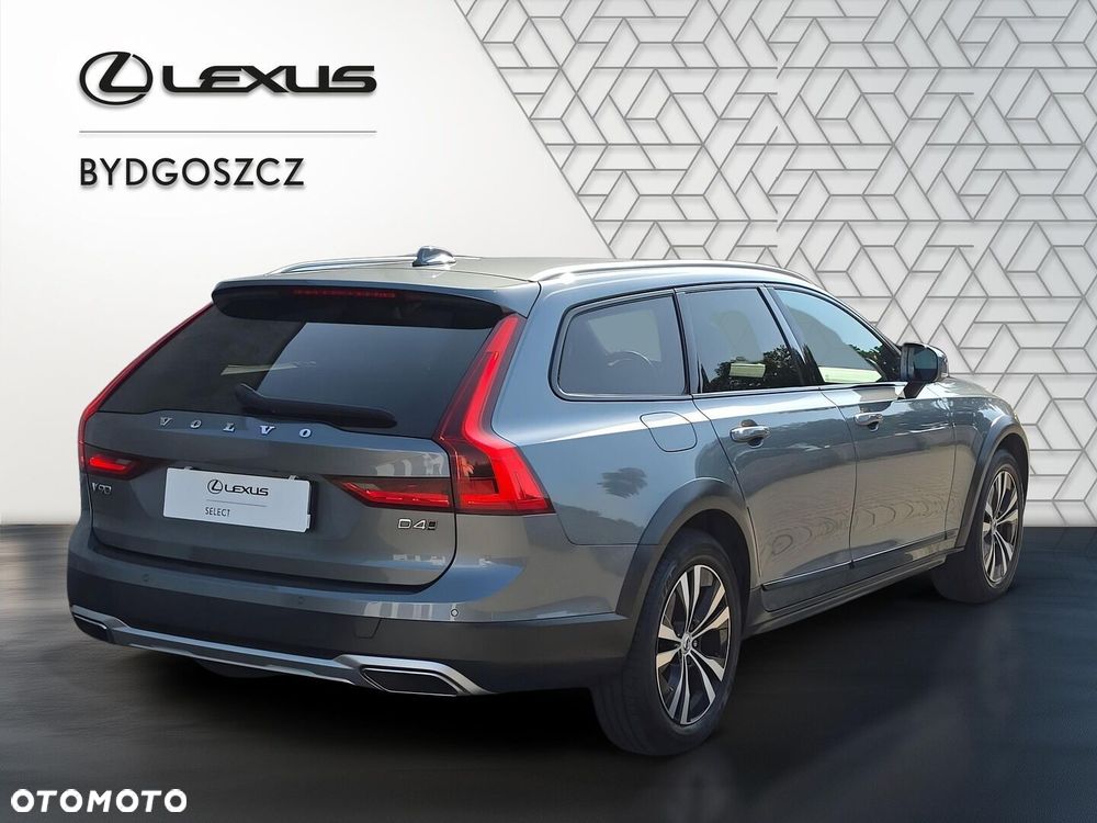 Volvo V90 Cross Country - 6