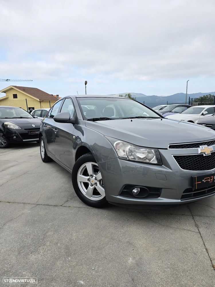 Chevrolet Cruze 1.6 LS - 21