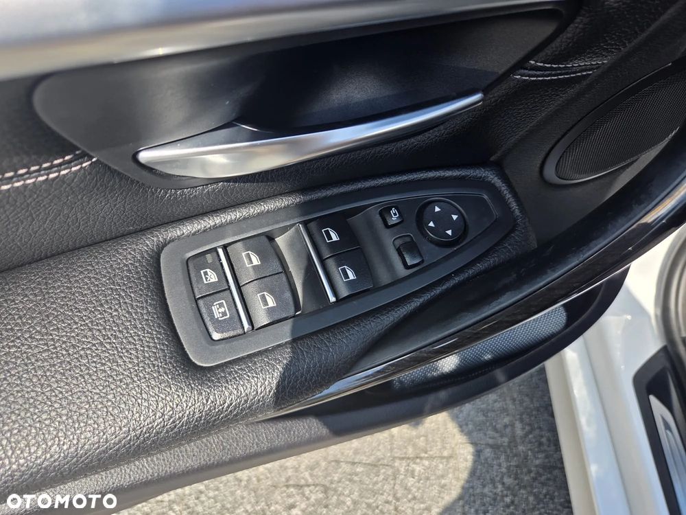 BMW Seria 3 320d Efficient Dynamic Edition Luxury Line - 12