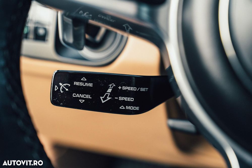 Porsche Cayenne - 24