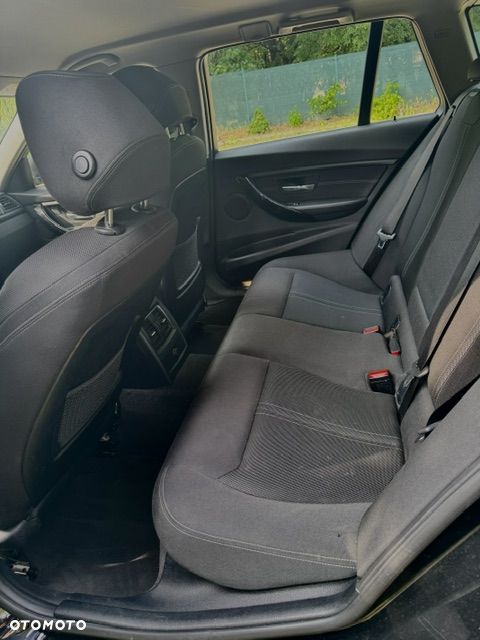 BMW Seria 3 318d - 11