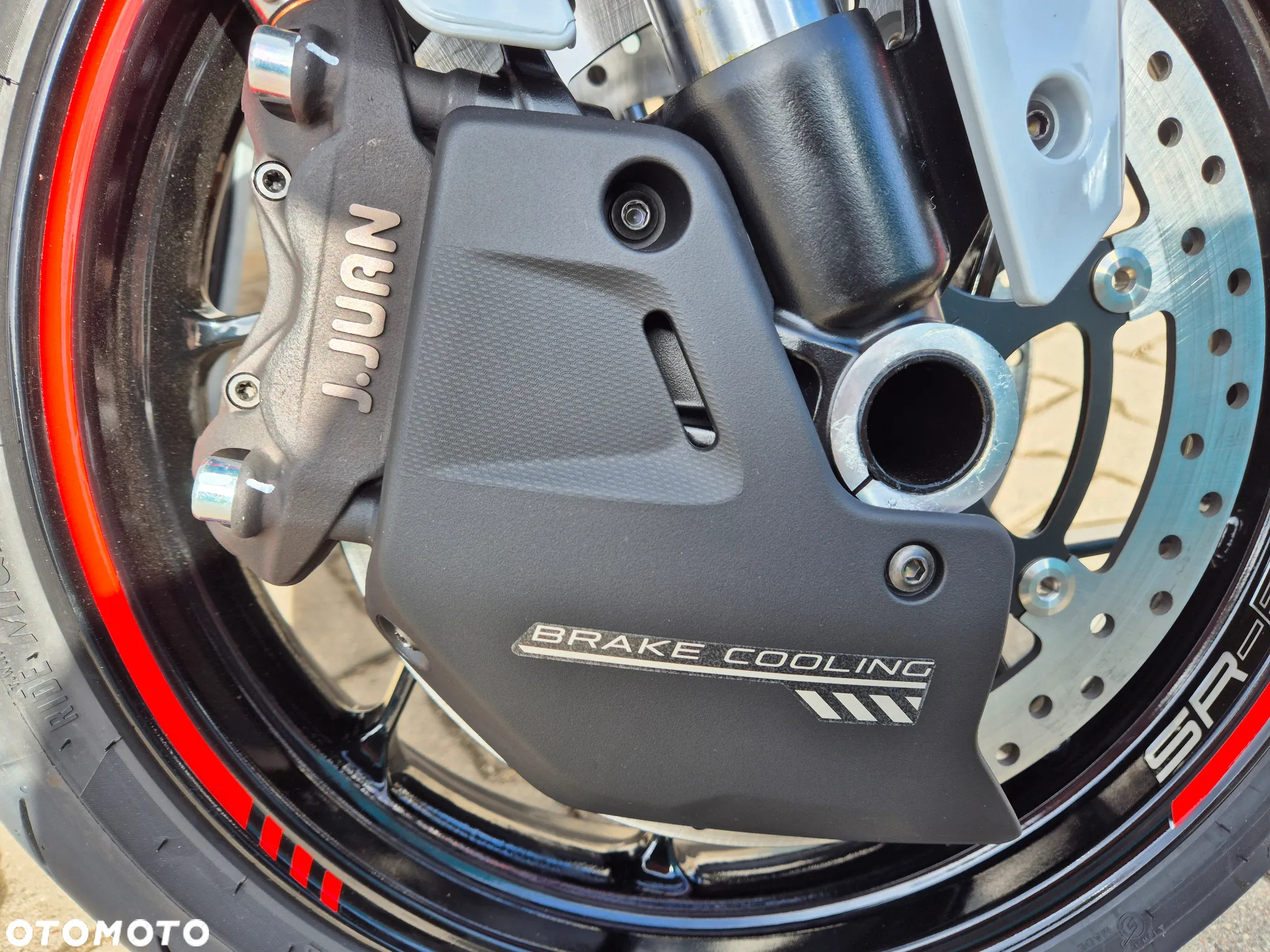 CFMoto SR - 12