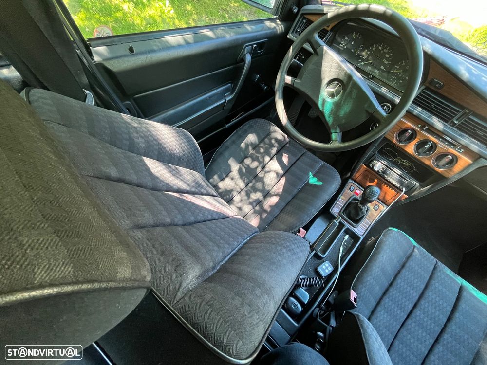 Mercedes-Benz W201 (1982-1993) 190 D 2.5 - 10