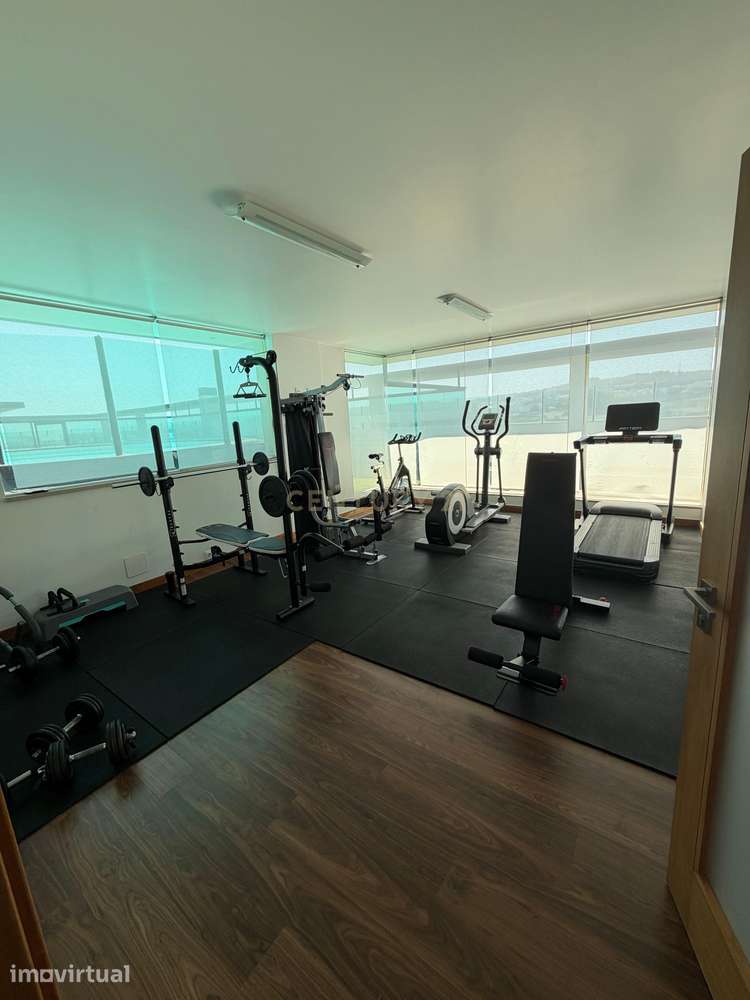Apartamento T2 Mobilado com Piscina, Ginásio e Área de Lazer em Famões - Grande imagem: 5/19