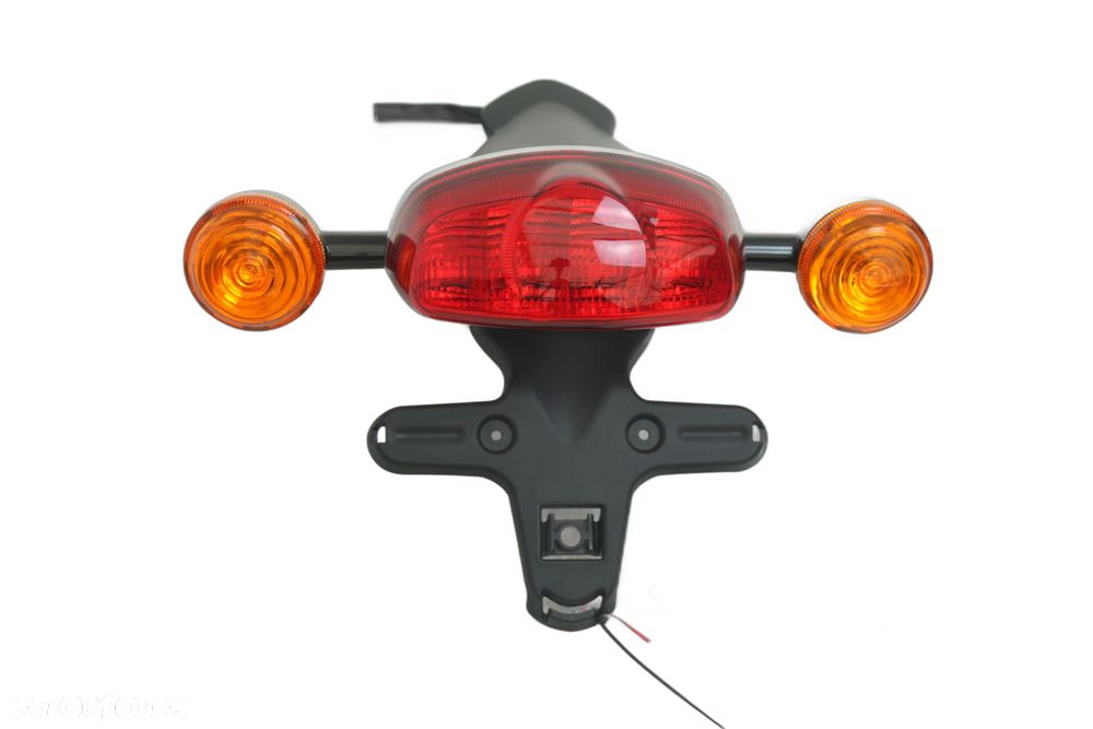 LAMPA TYLNA KIERUNKOWSKAZY Triumph T120 - 1