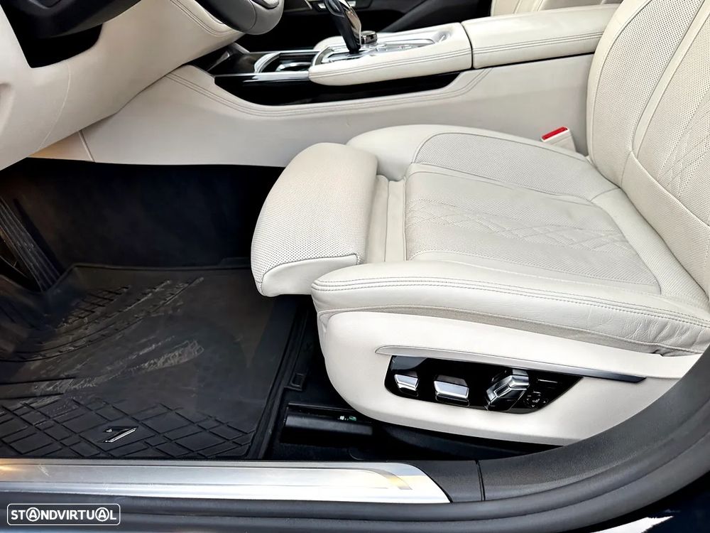 BMW 730 d Pack M - 26