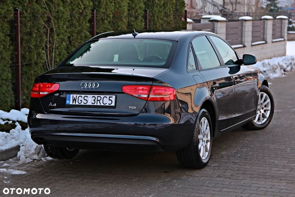 Audi A4 Limousine - 4