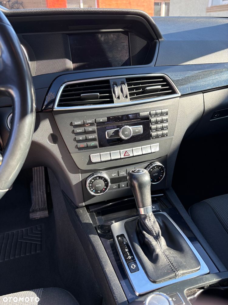 Mercedes-Benz Klasa C 220 CDI DPF Automatik BlueEFFICIENCY Avantgarde - 12