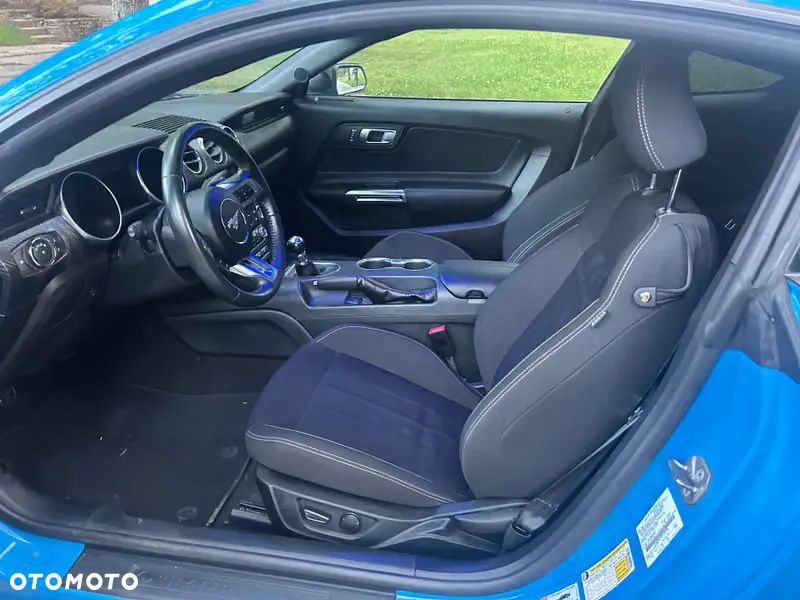 Ford Mustang 5.0 V8 GT - 10