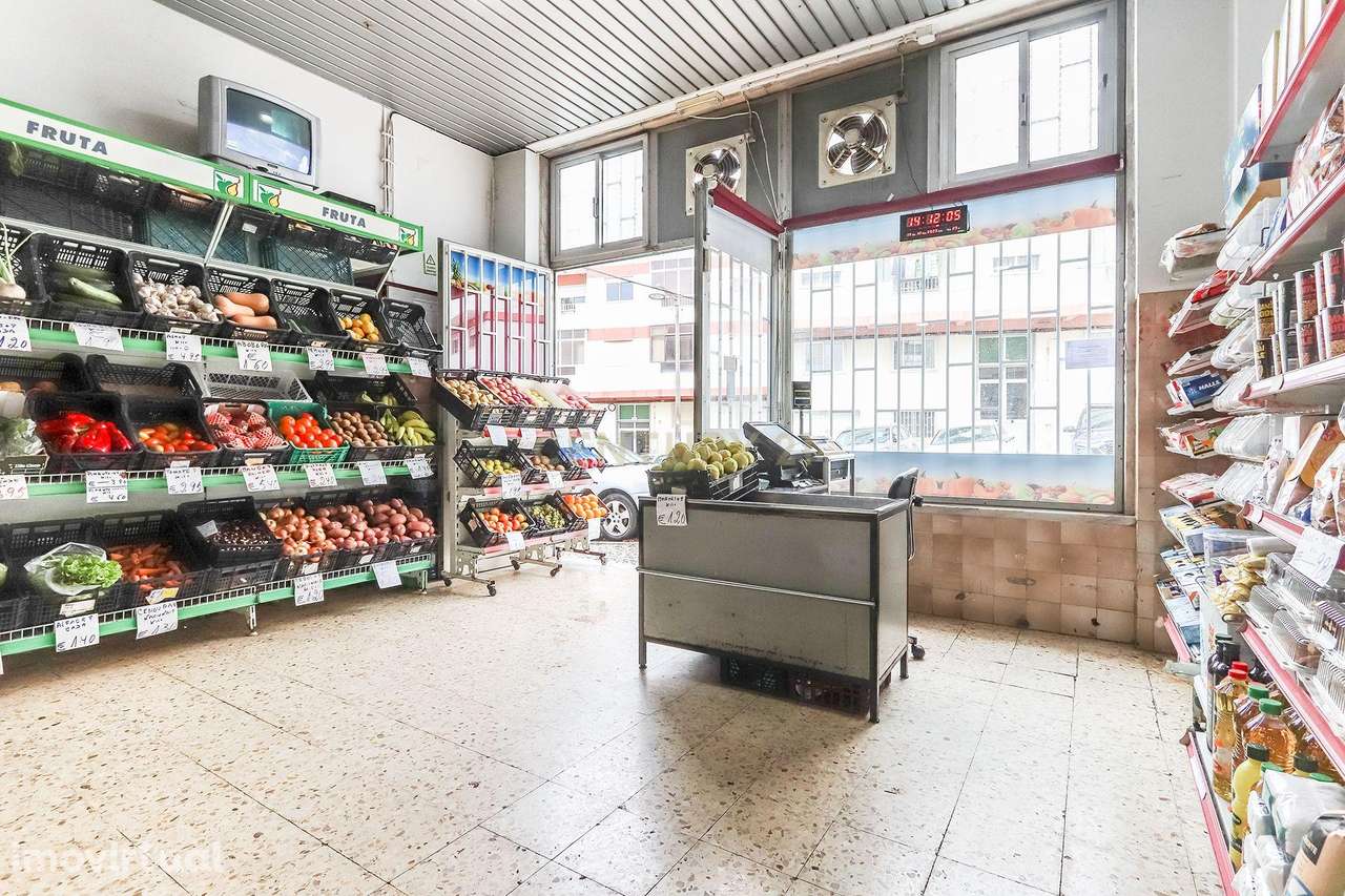 Loja na Rua Camilo Castelo Branco - Cacém - Grande imagem: 5/18