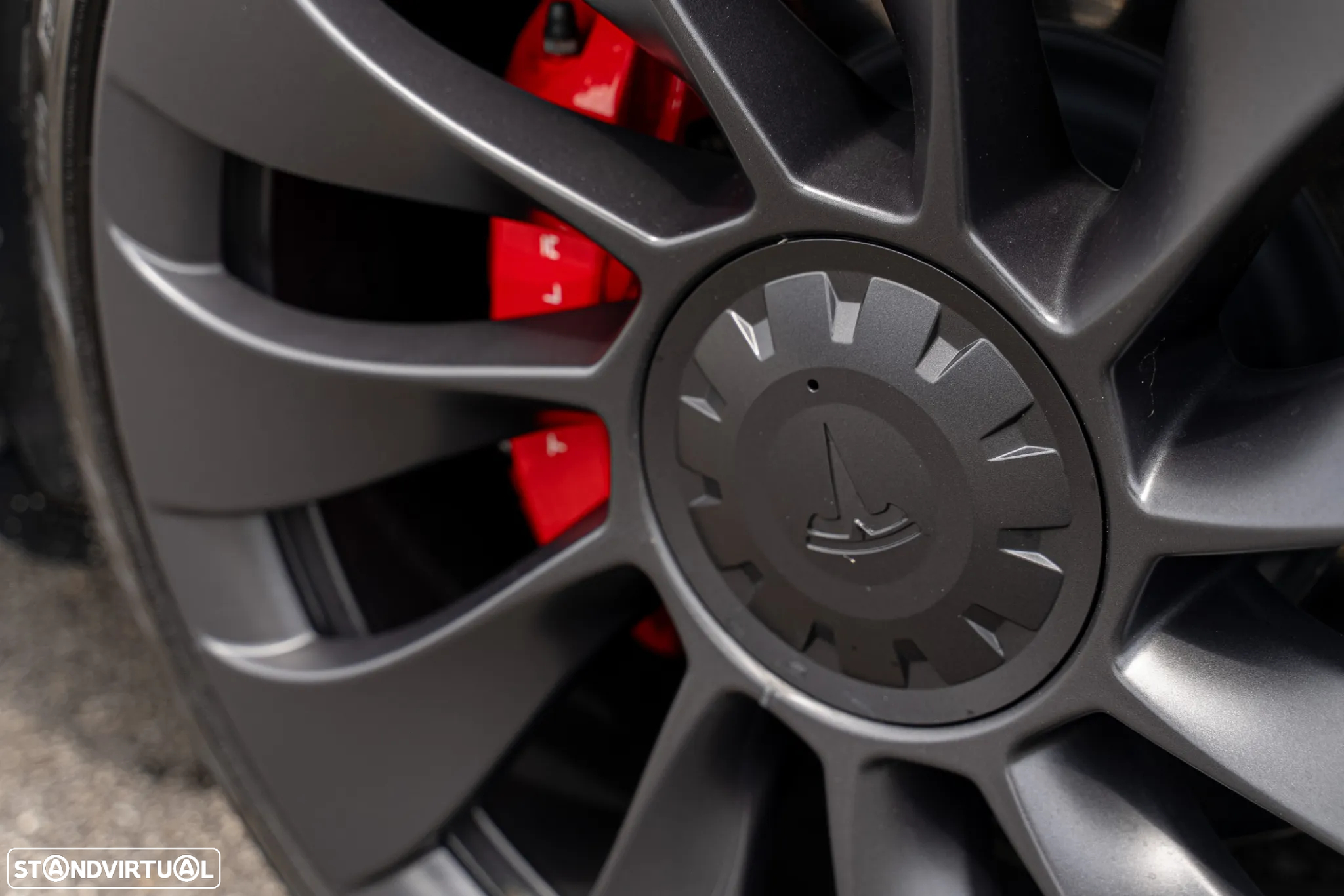Tesla Model Y Performance Tração Integral - 21