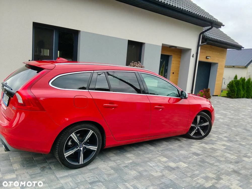Volvo V60 D4 Drive-E R-Design Momentum - 12