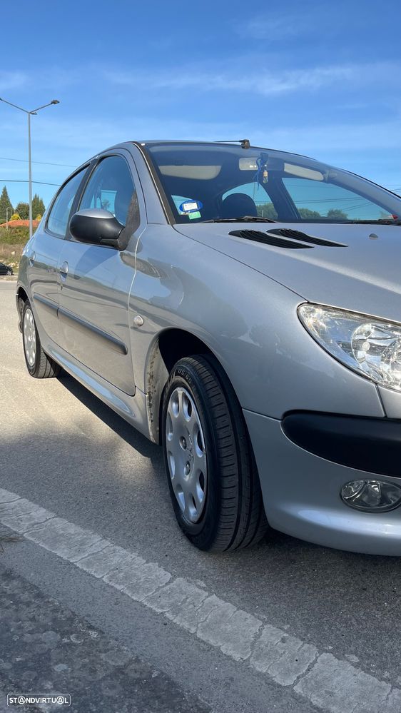 Peugeot 206 1.1 Color Line - 4