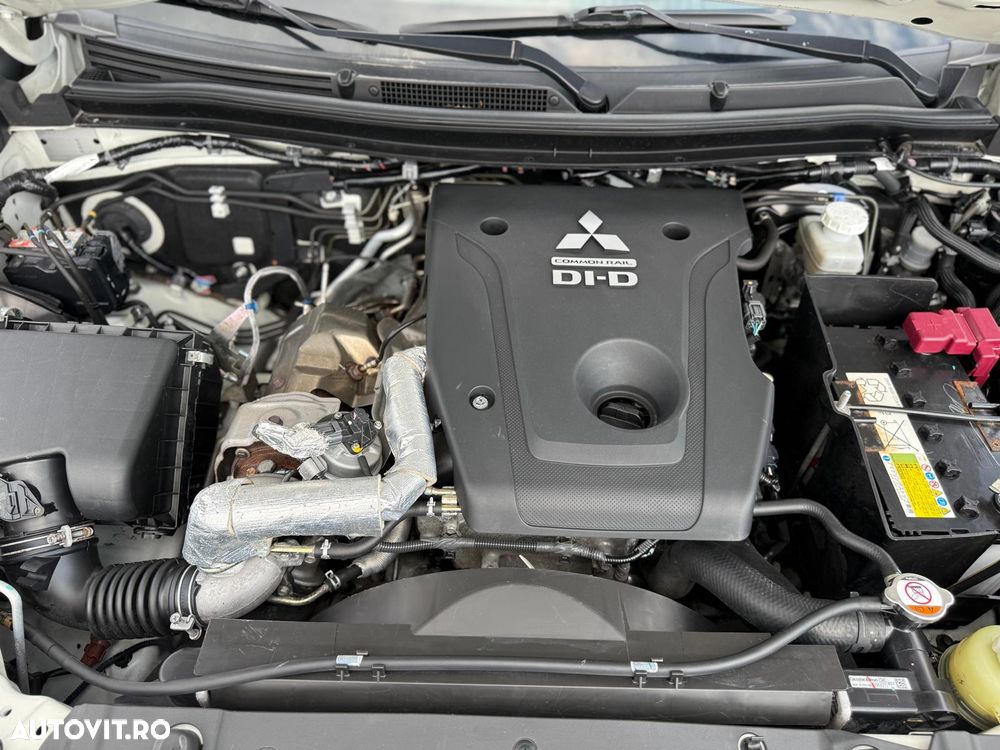 Mitsubishi L200 Double Cab 2.2 DI-D M/T Instyle - 19