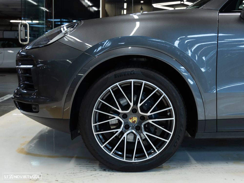 Porsche Cayenne Platinum Edition - 32