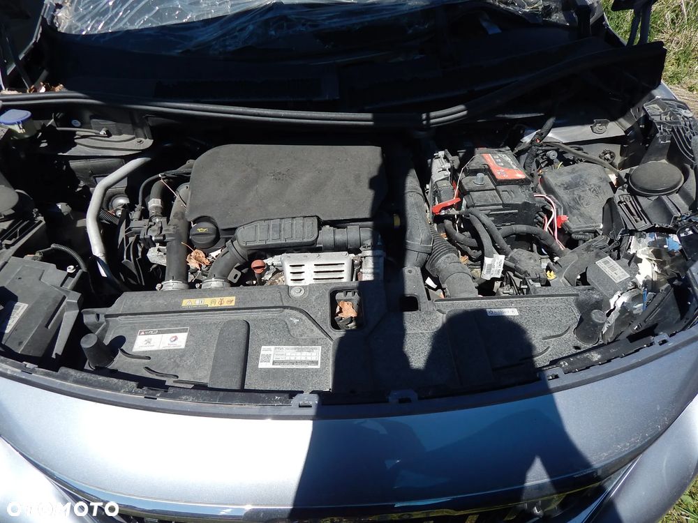 Peugeot 3008 PureTech 130 Stop & Start GPF EAT8 Allure Business-Paket - 23