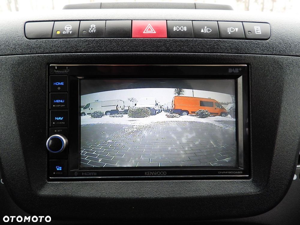 Iveco DAILY 35C16 WYWROTKA PODWÓJNA KABINA DOKA 6 MIEJSC TEMPOMAT NAWIGACJA BLIŹNIACZE KOŁA KLIMATYZACJA  160KM - 35