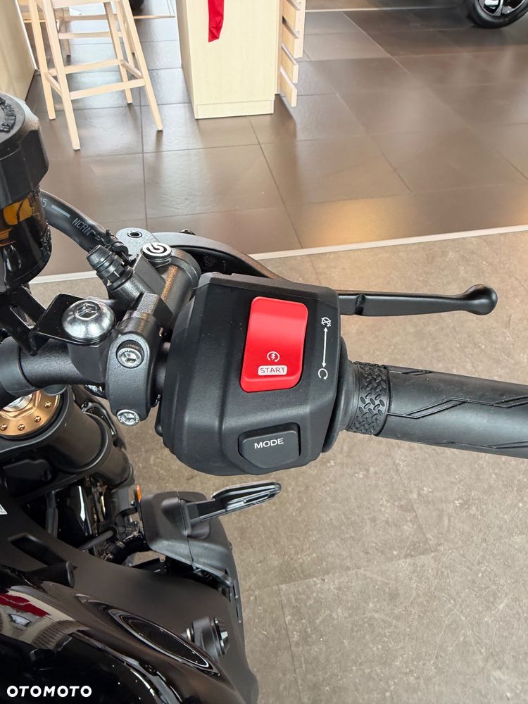 Yamaha XSR - 10