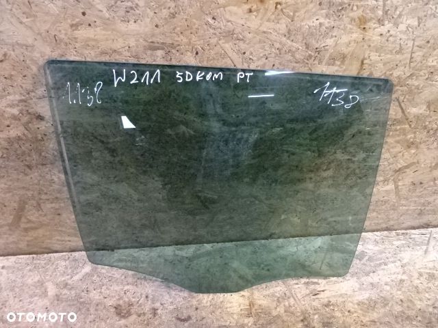 SZYBA BOCZNA PRAWY TYŁ MERCEDES E-KLASA W211 - 1