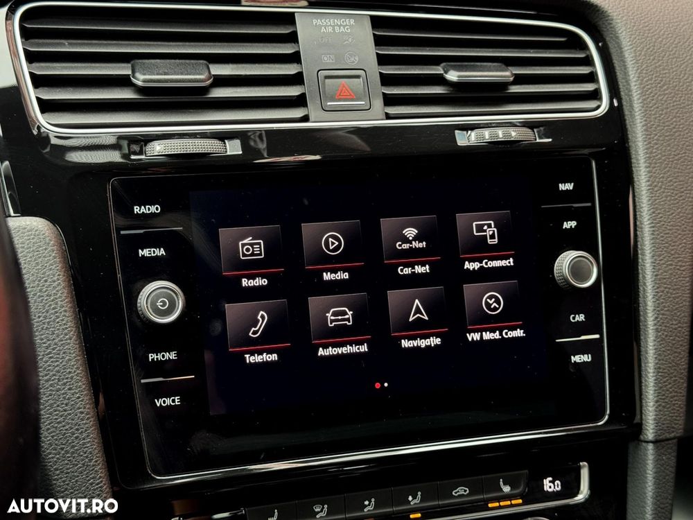 Volkswagen Golf - 20
