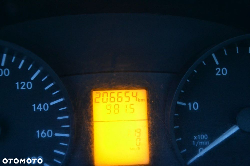 Mercedes-Benz Sprinter - 15