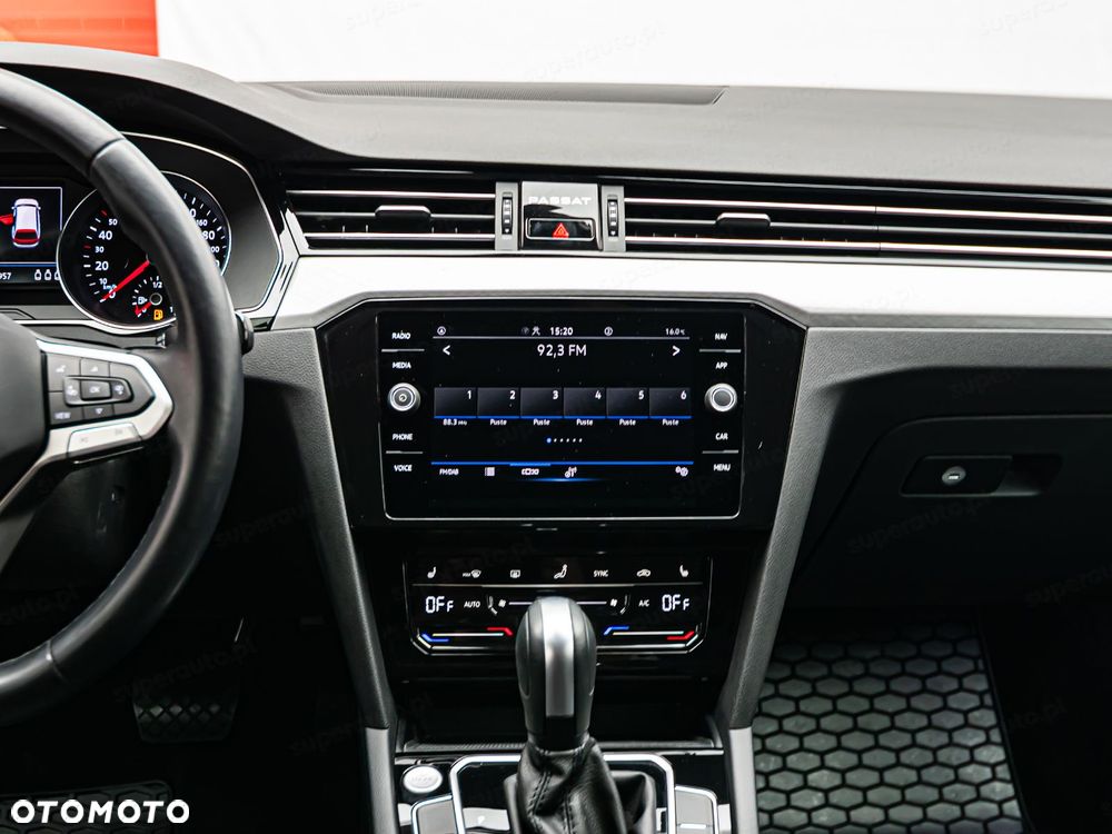 Volkswagen Passat - 16