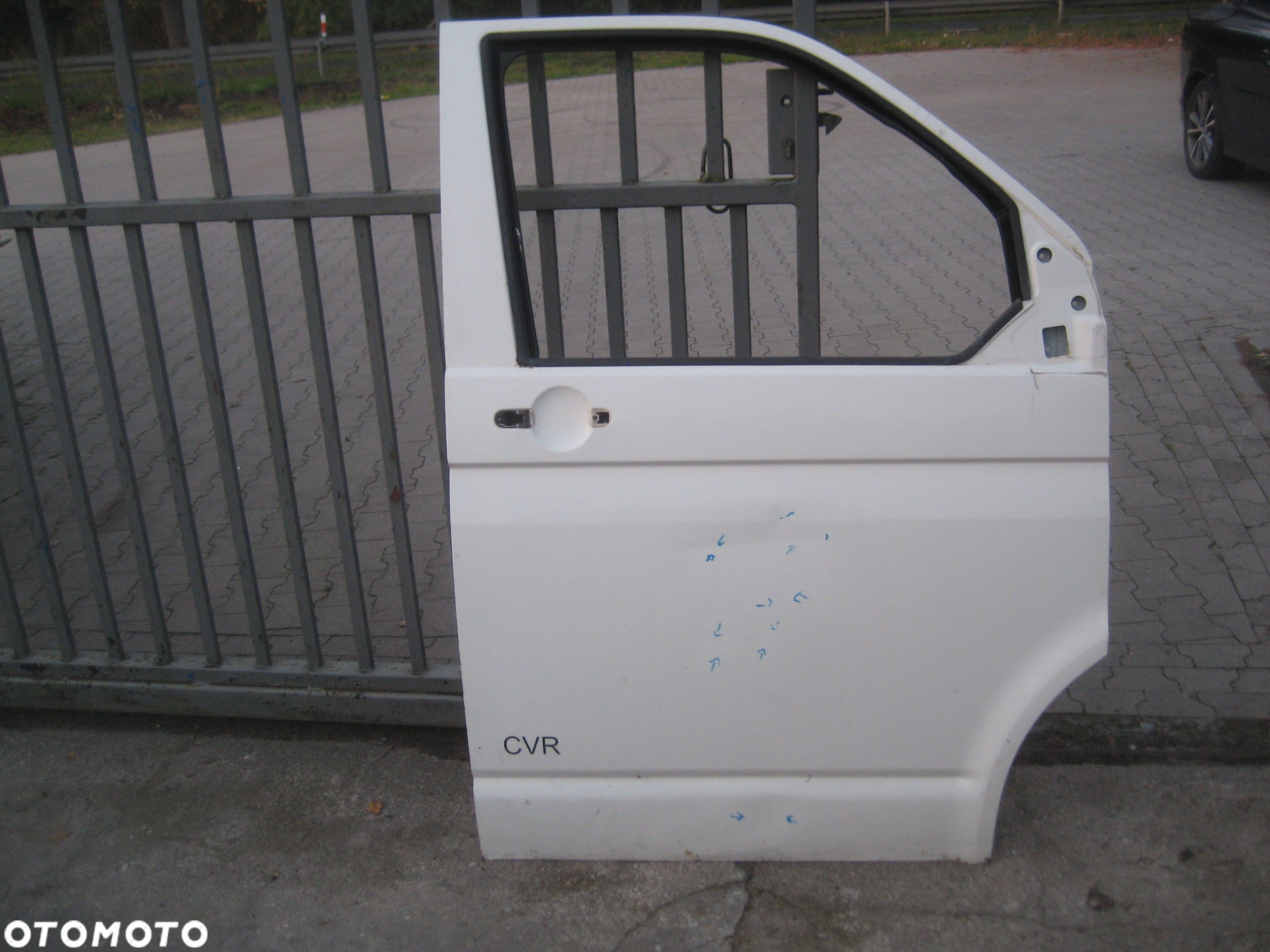 VW T5 T 5 transporter drzwi przód prawe - 1