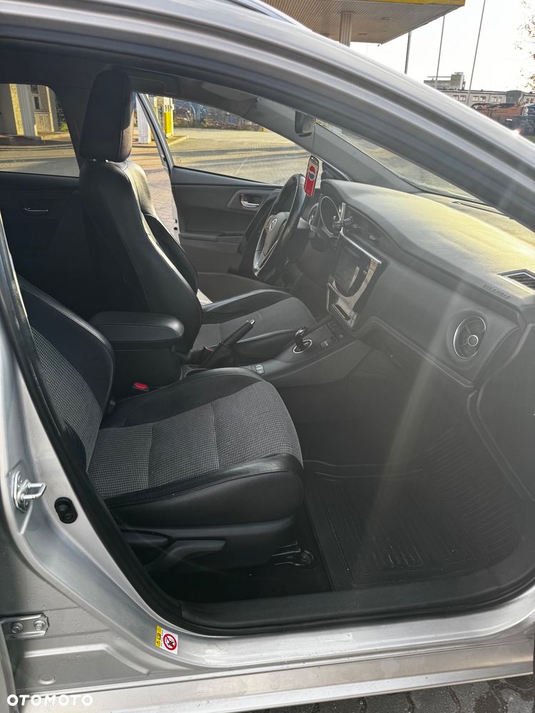 Toyota Auris - 16