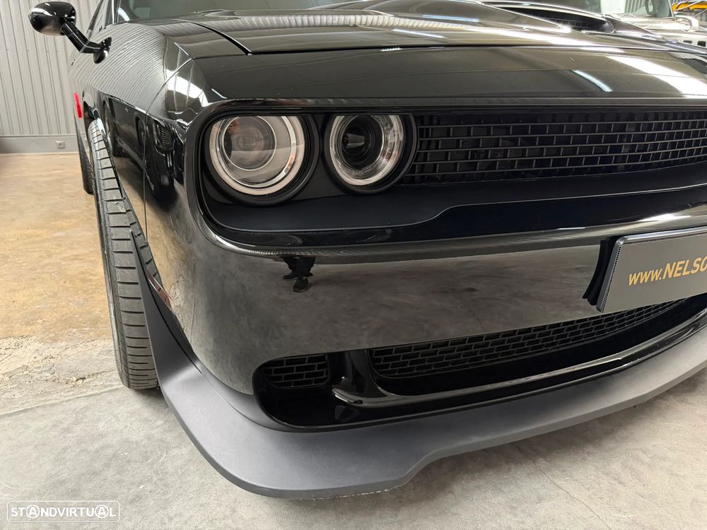 Dodge Challenger Auto SRT Hellcat - 55