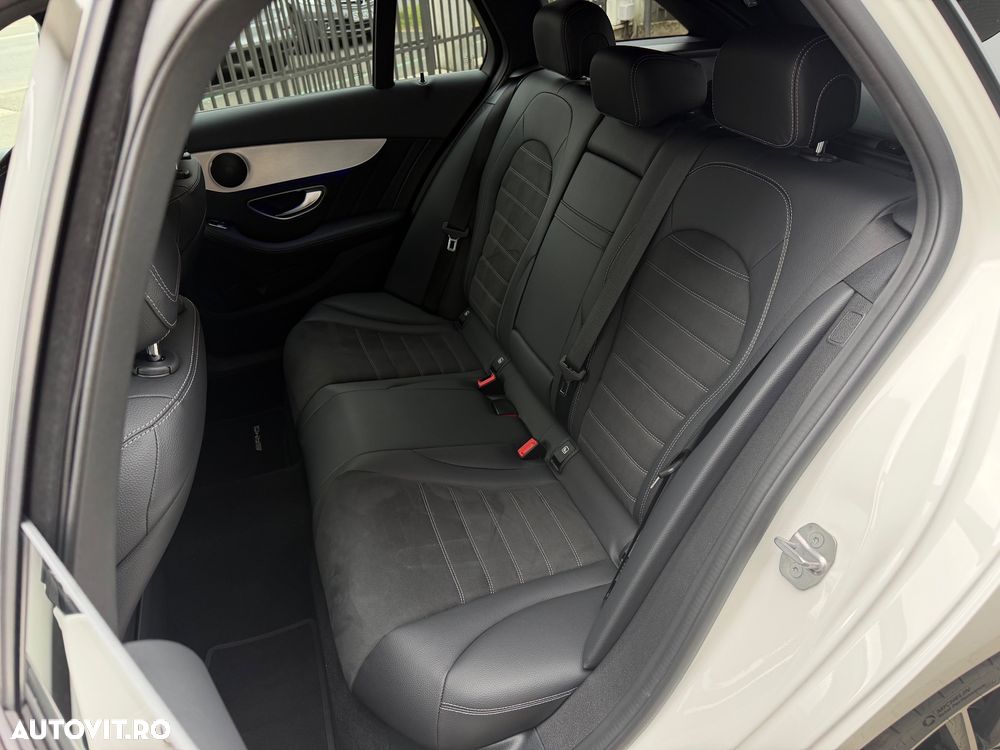Mercedes-Benz C 220 d 4Matic 9G-TRONIC AMG Line - 16