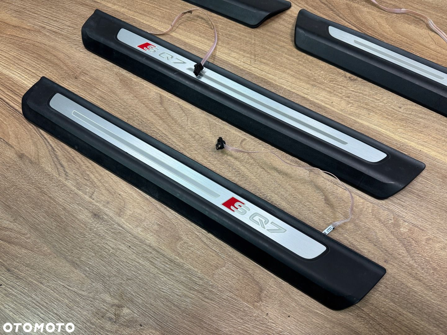 LISTWY PROGOWE LED AUDI SQ7 Q7 4M S-LINE PODŚWIETLANE 4M0947405B 4M0947406B - 4