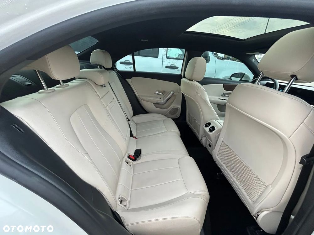Mercedes-Benz Klasa A 220 4Matic 7G-DCT - 11