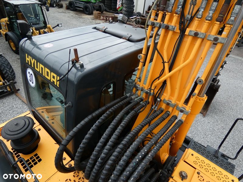 Hyundai 140W-7A / Stan BDB / Ładnie utrzymana / - 21
